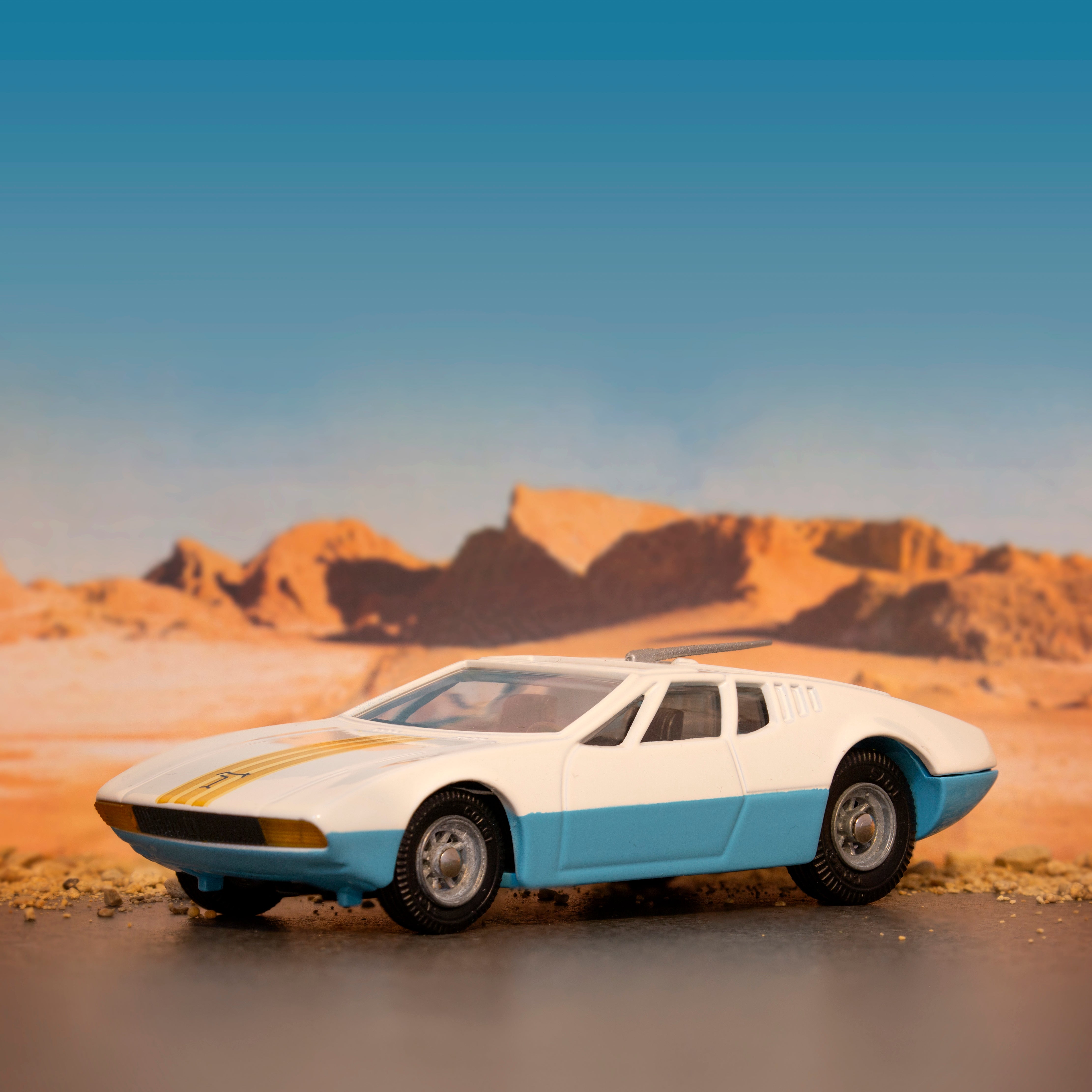 Corgi Toys 271 De Tomaso Mangusta in original box (NOT Corgi Toys 271 De Tomaso Mangusta in original box (NOT